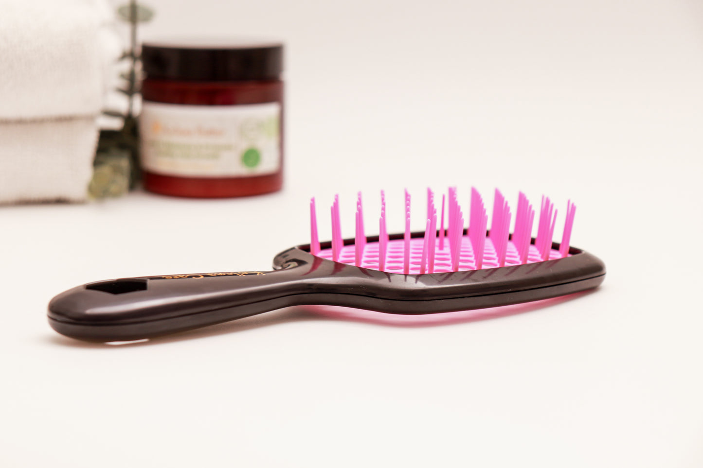 "Ke'lena UN-brush